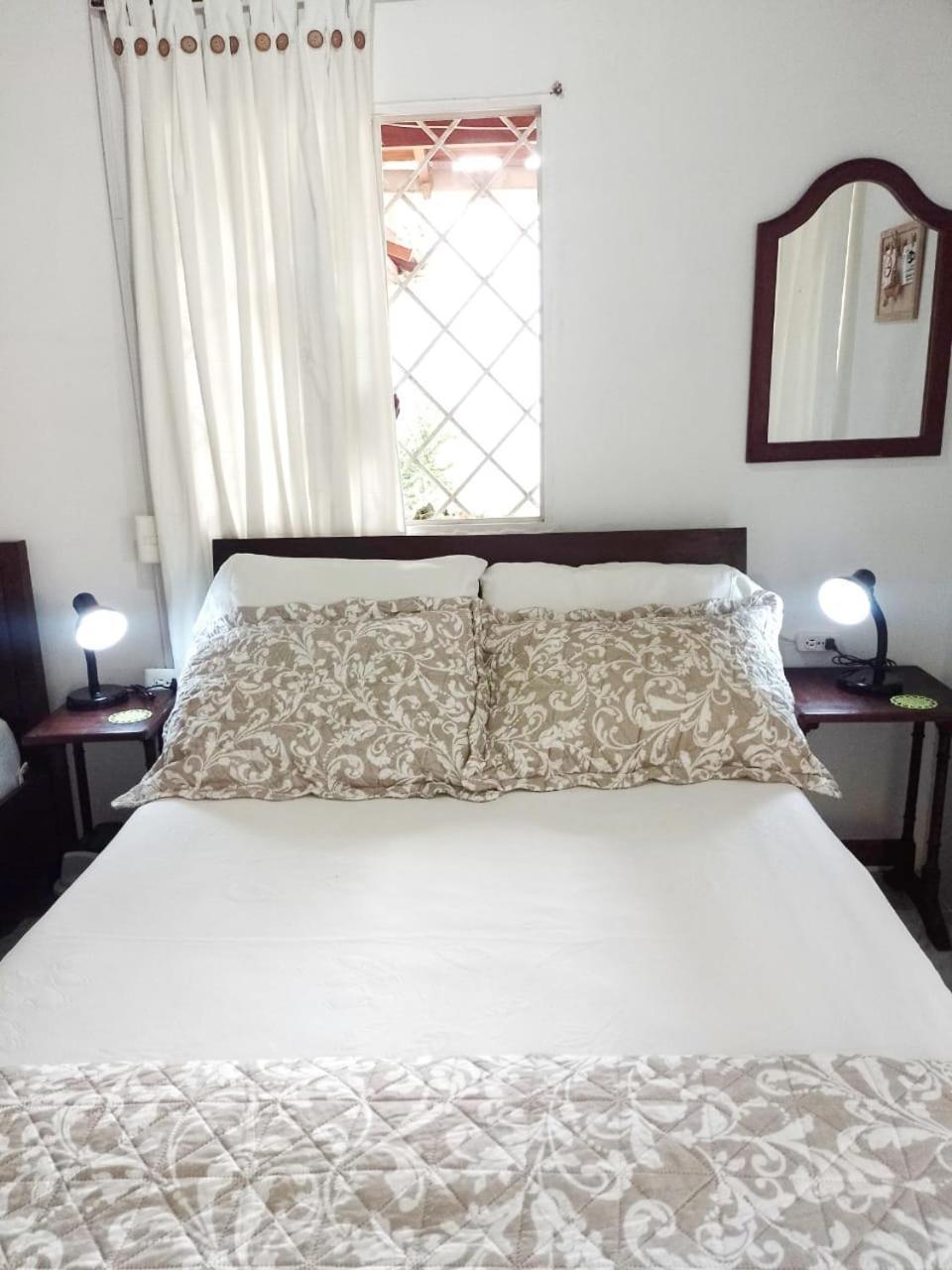 Hostal Corales Tolu Bagian luar foto