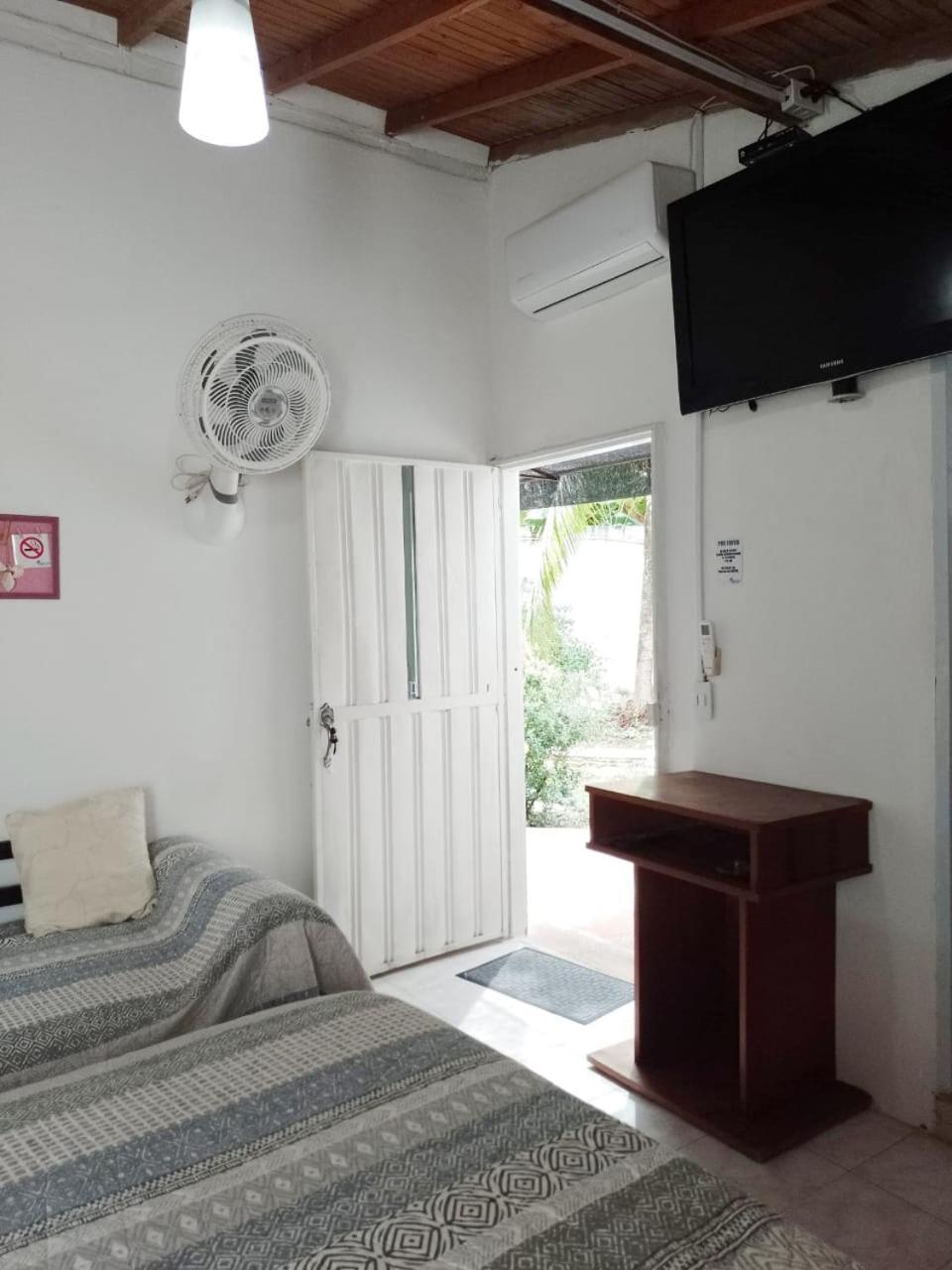 Hostal Corales Tolu Bagian luar foto