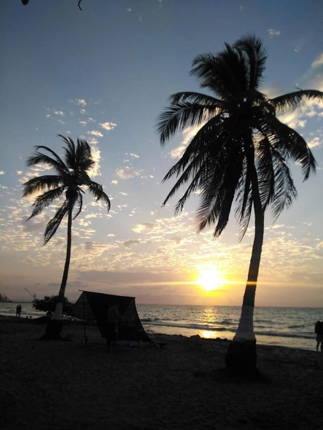 Hostal Corales Tolu Bagian luar foto