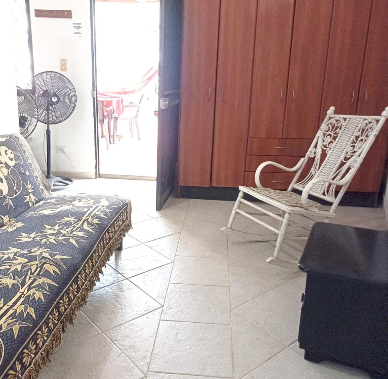 Hostal Corales Tolu Bagian luar foto